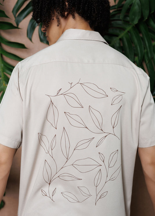 Detailed Back Print S/S Shirt