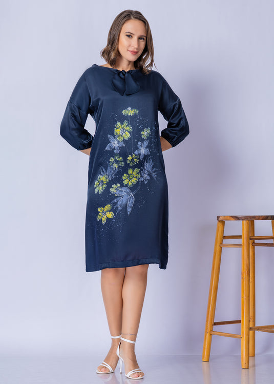 Batik Round Neck Tie Straight Dress