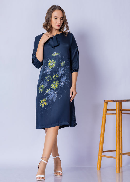 Batik Round Neck Tie Straight Dress