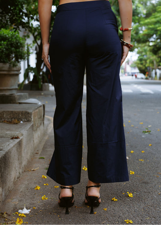 Basic straight leg pant