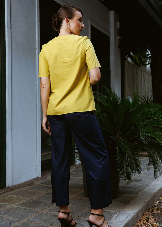 Short sleeve blouse with pintuck detail