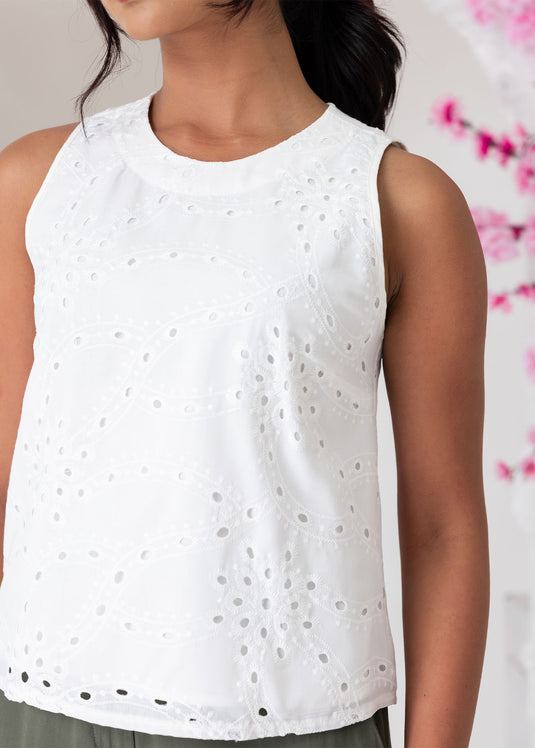 Sleeveless Cutlon Crop Top