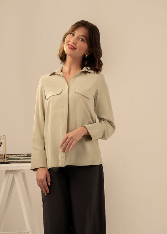 Basic long sleeve shirt with front flaps