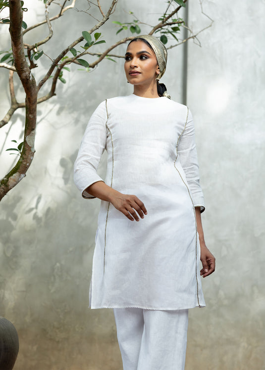 Basic kurtha top with contrast piping detail