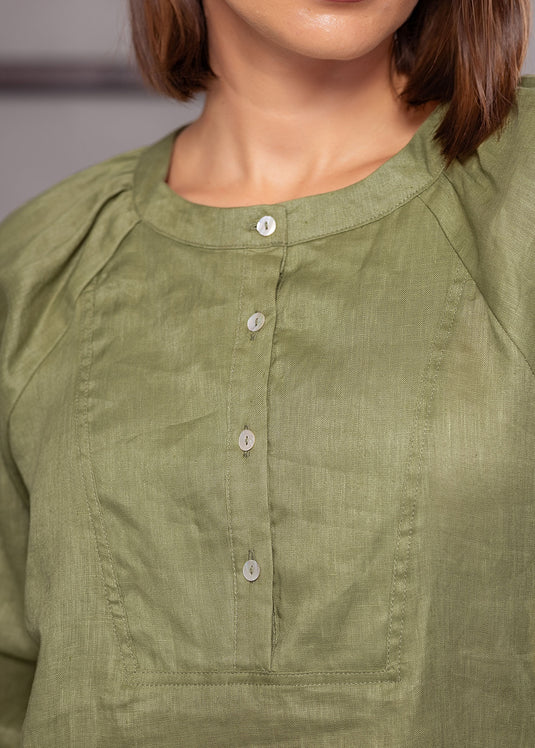 Raglan sleeve linen top with short placket