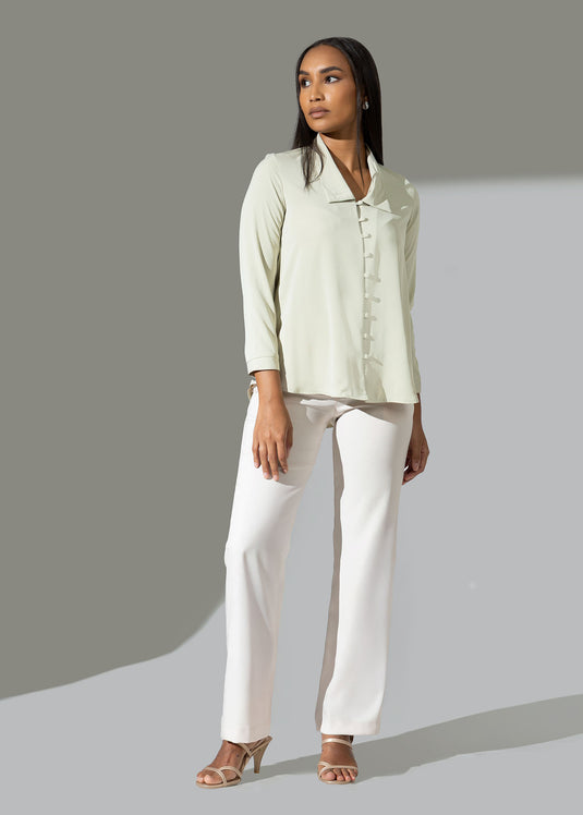 Long sleeve blouse with V neck and collar