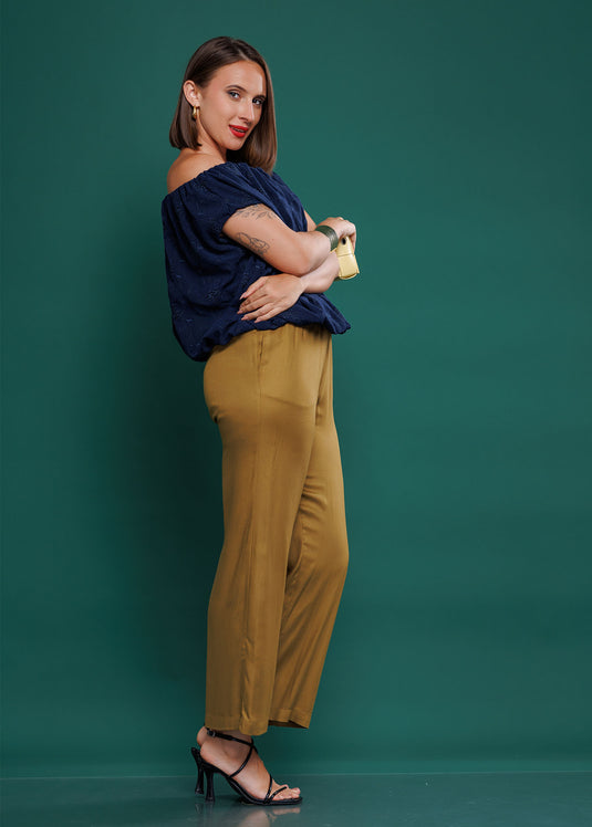 Off shoulder top with bubble hem