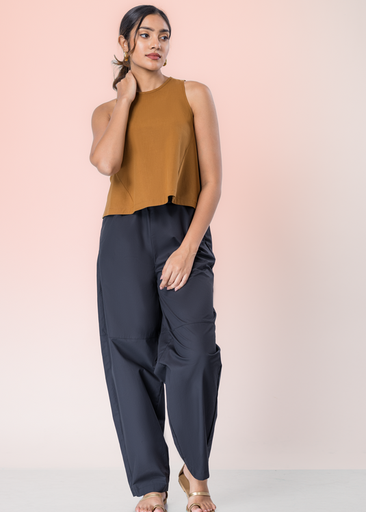 Sleeveless Basic Crop Top