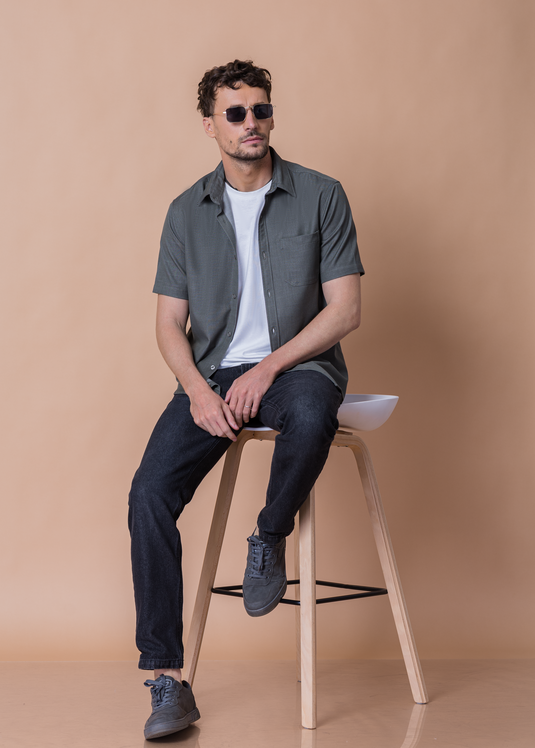 Detailed Chambray Short Sleeve Shirt