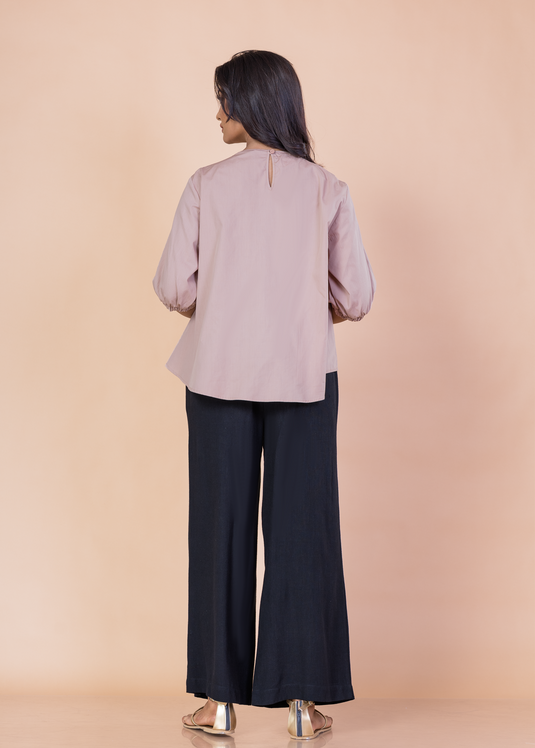 Basic top with puff sleeve