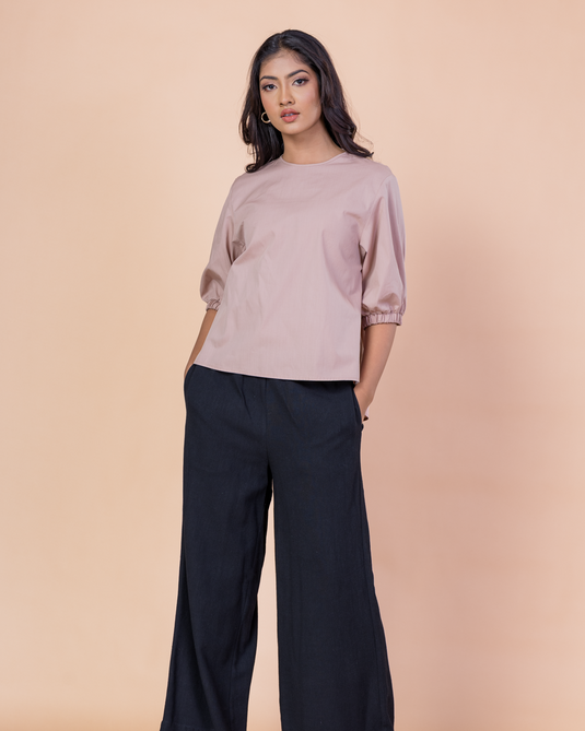 Basic top with puff sleeve