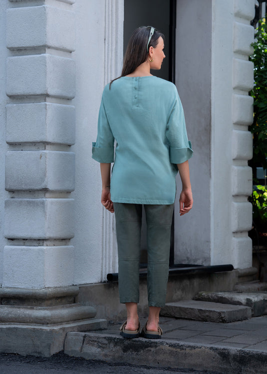 Blouse with big cuff