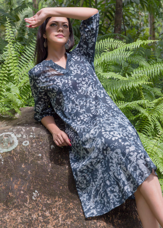 Batik leaves printed batik puff sleeved dress