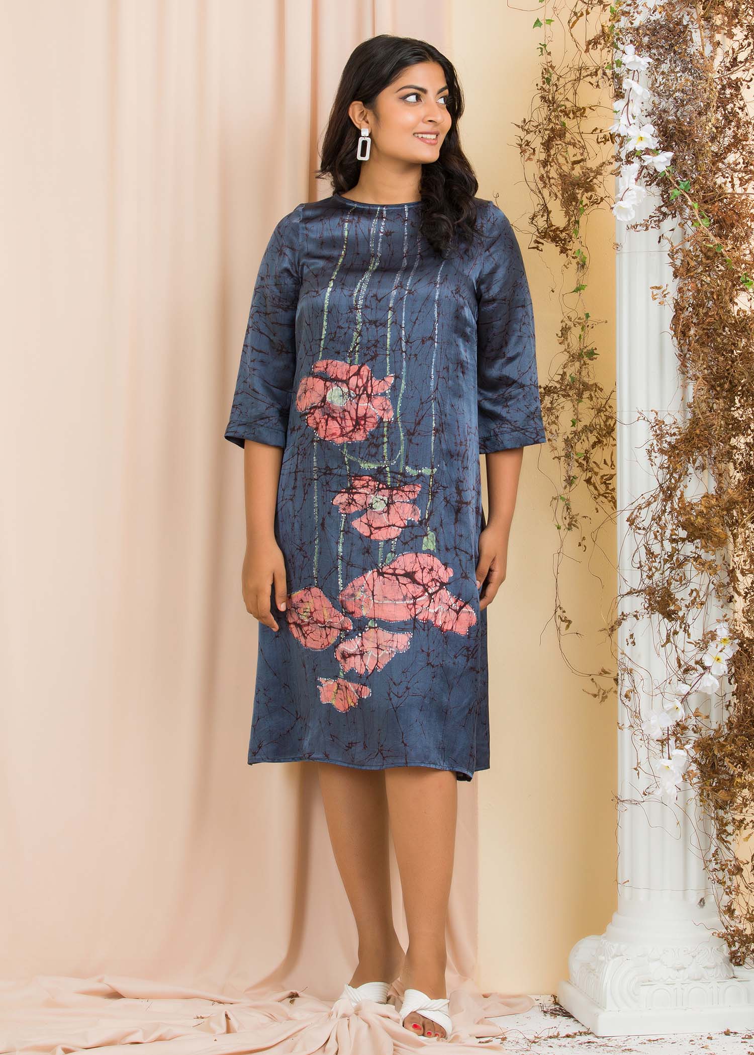 Bell sleeved batik floral detailed midi dress