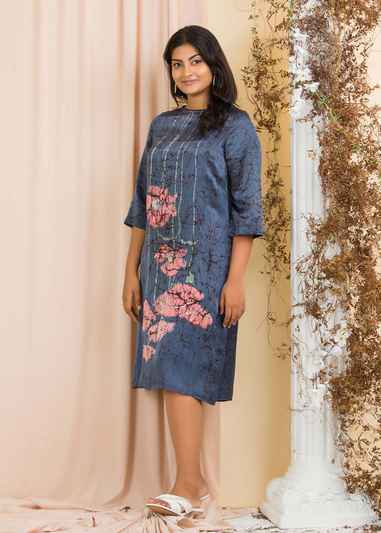 Bell sleeved batik floral detailed midi dress