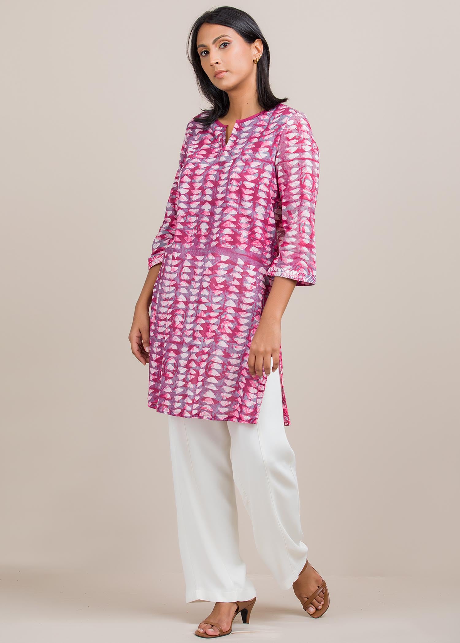 Kurtha top with contrass pipin
