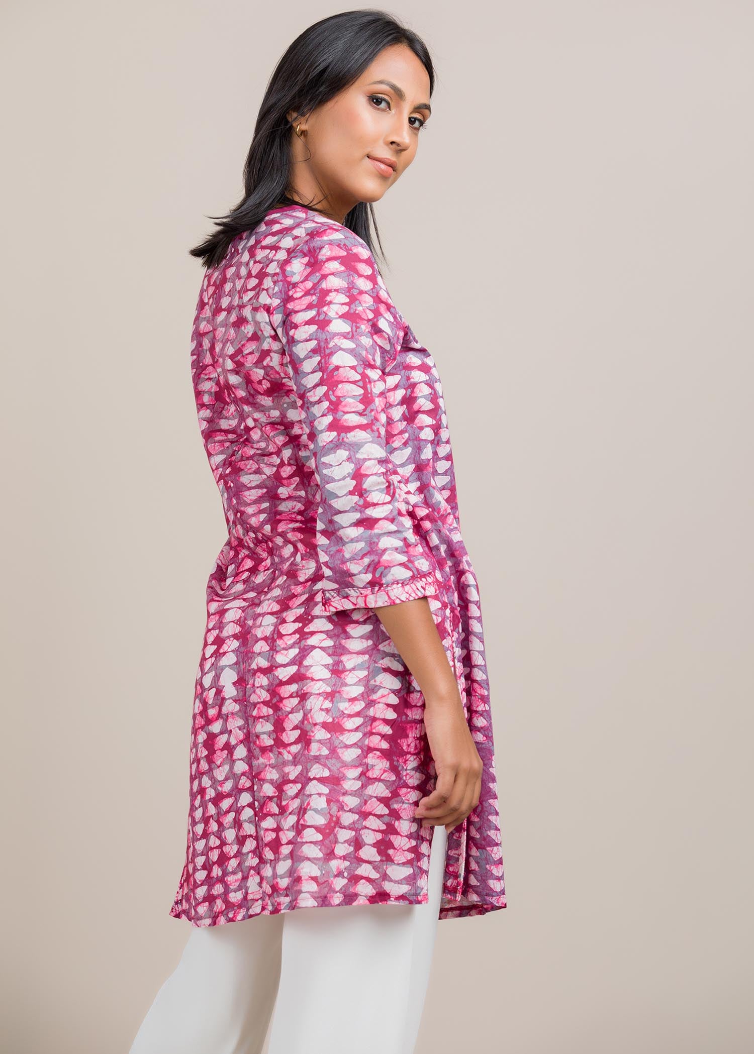 Kurtha top with contrass pipin