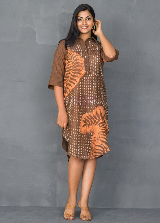 Leaves detailed collerd batik dress