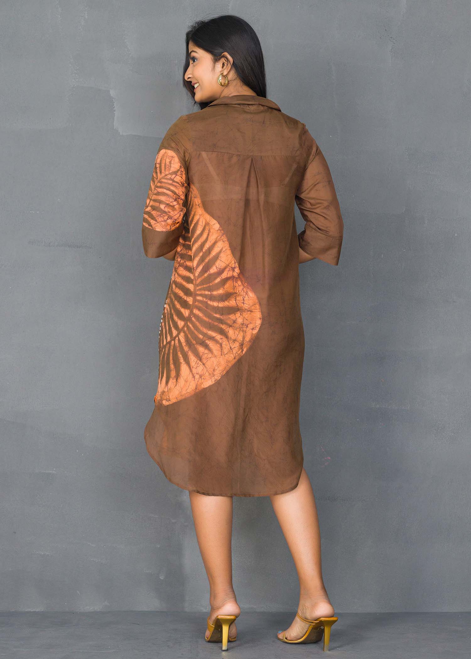 Leaves detailed collerd batik dress