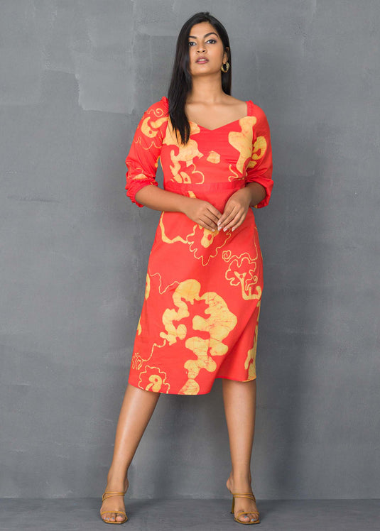 floral detailed arrow neck batik dress