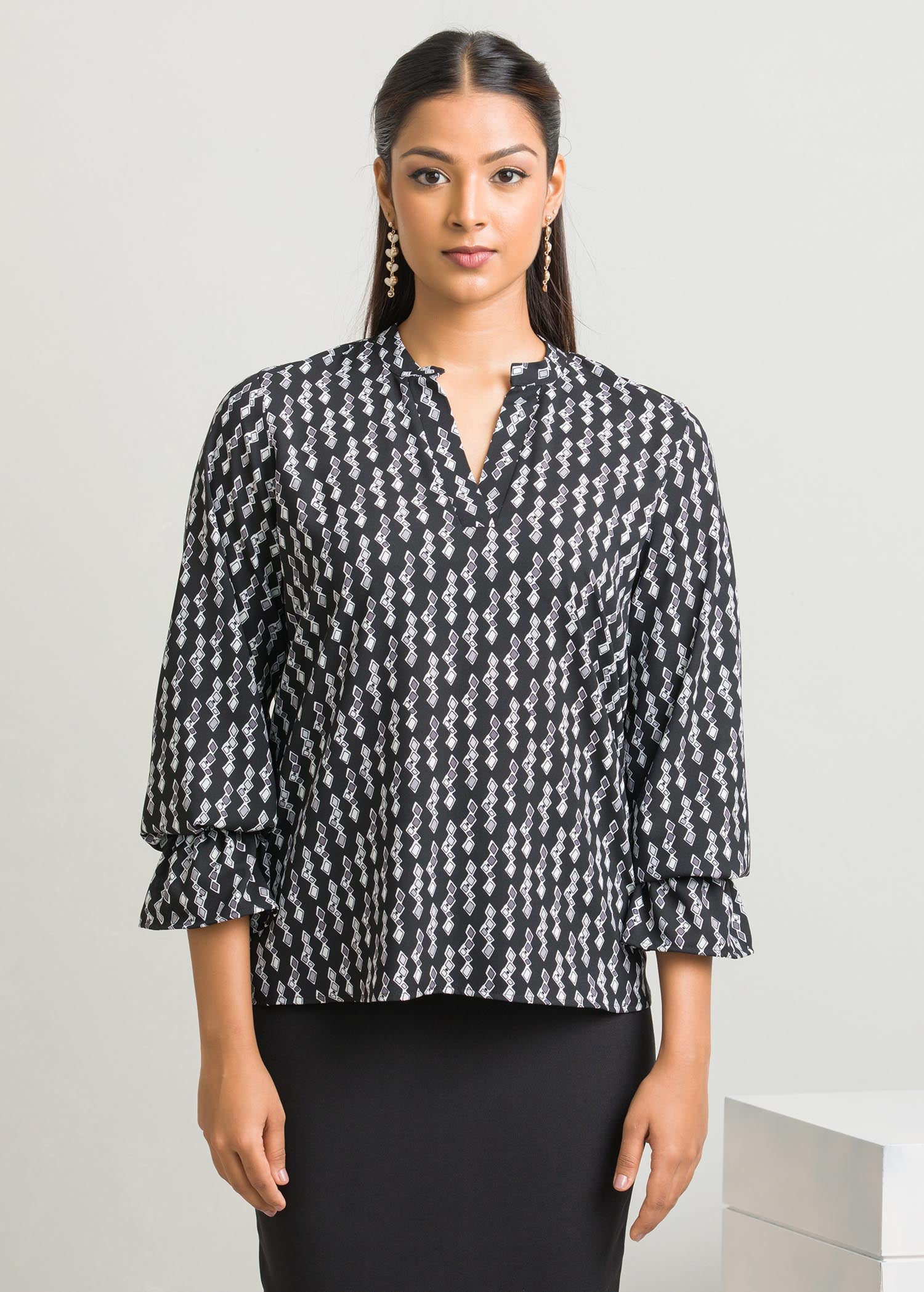 Printed blouse with puff sleeve