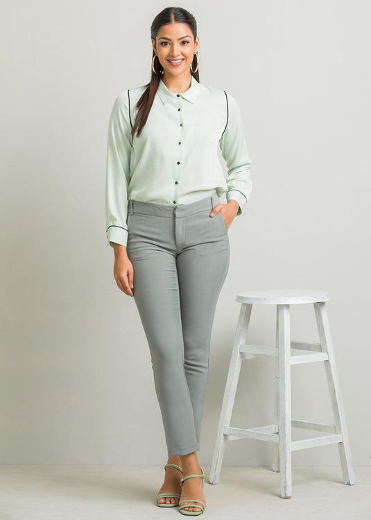 Contrast piping detail blouse