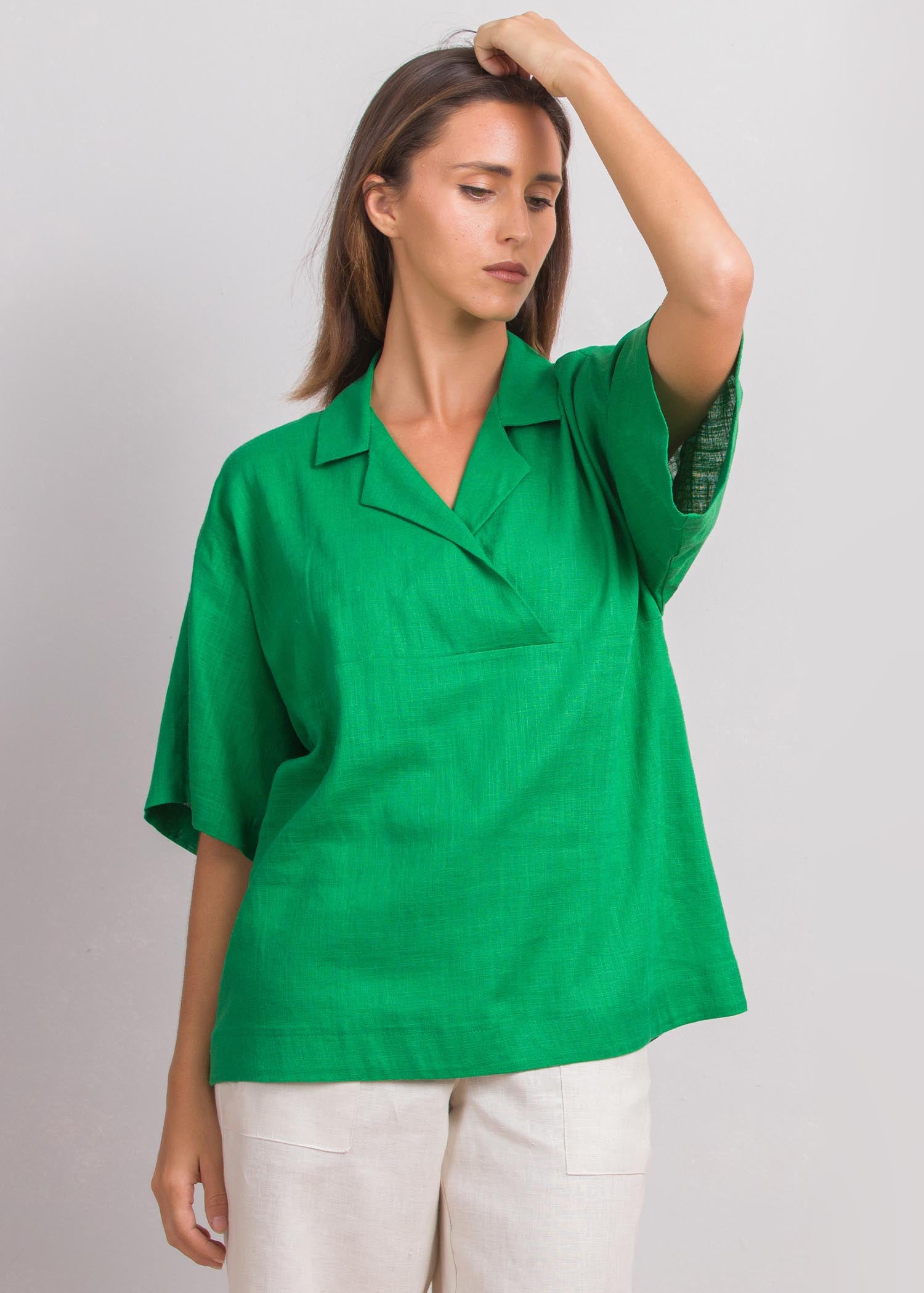 Boxy blouse with collar