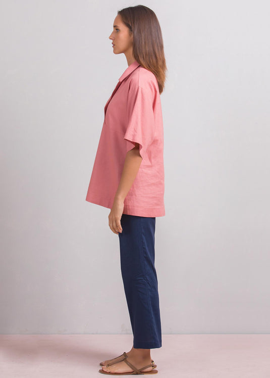 Boxy blouse with collar
