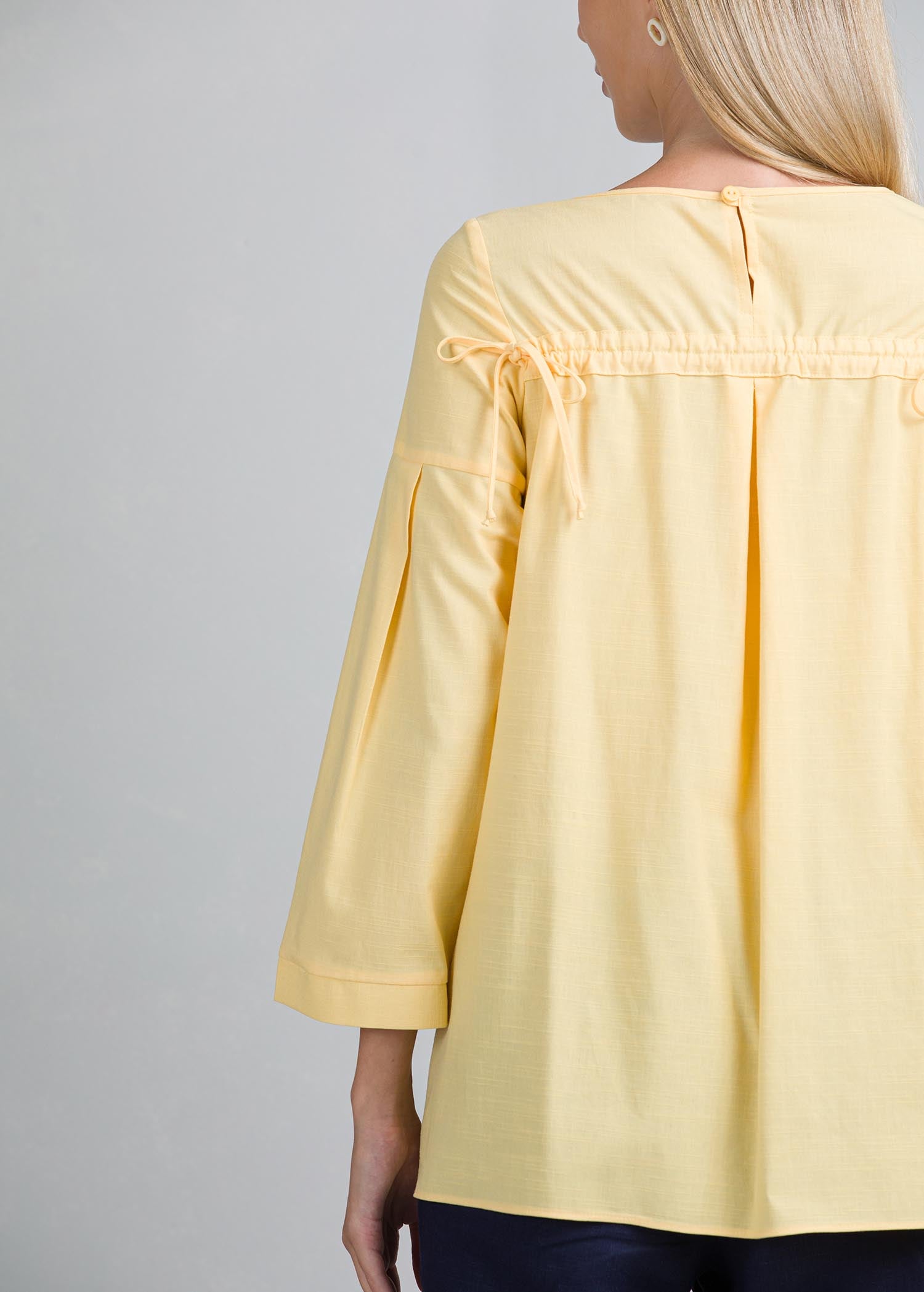 Blouse with back ruching