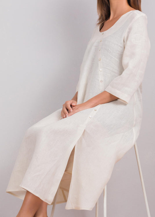 Button detailed dress
