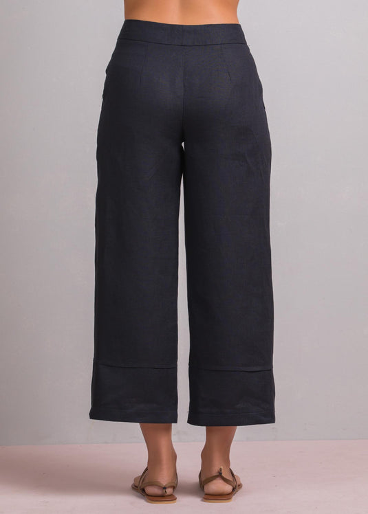 Pin tuck detailed pant