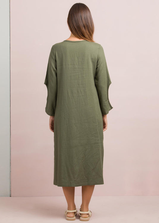 Round neck dress with sleeve cut-out