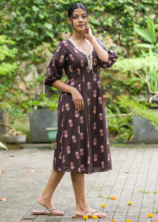 Lace detailed dress