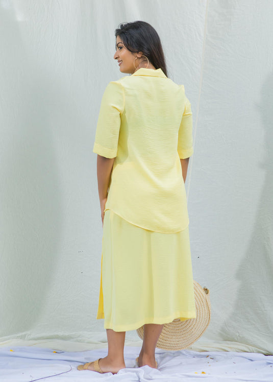 Blouse with short placket