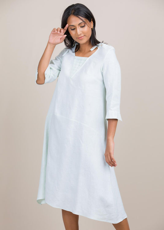 Tie detailed dress