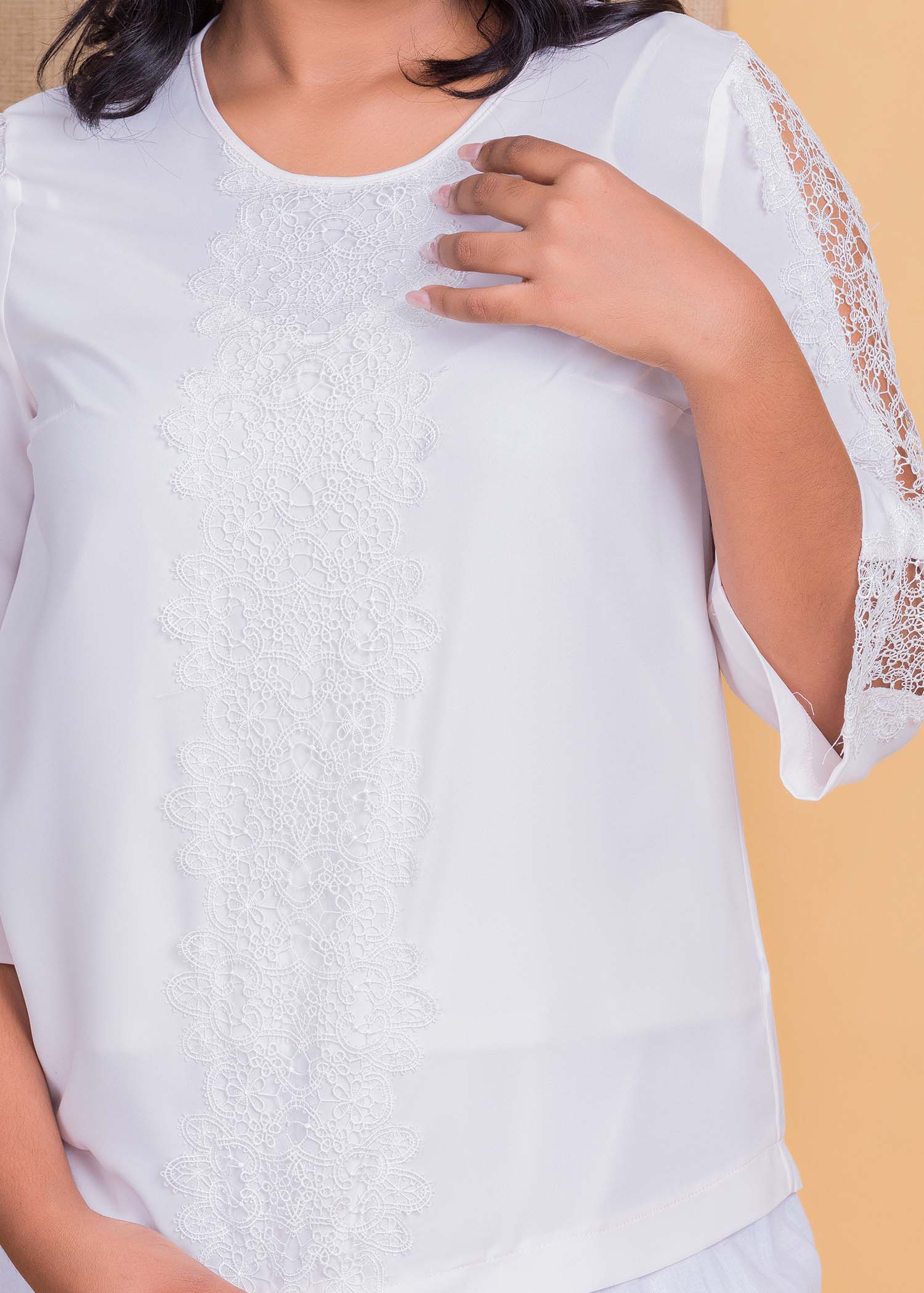 Round neck blouse with lace detail