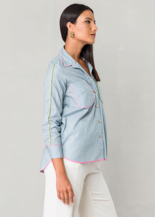Contrast piping detailed shirt