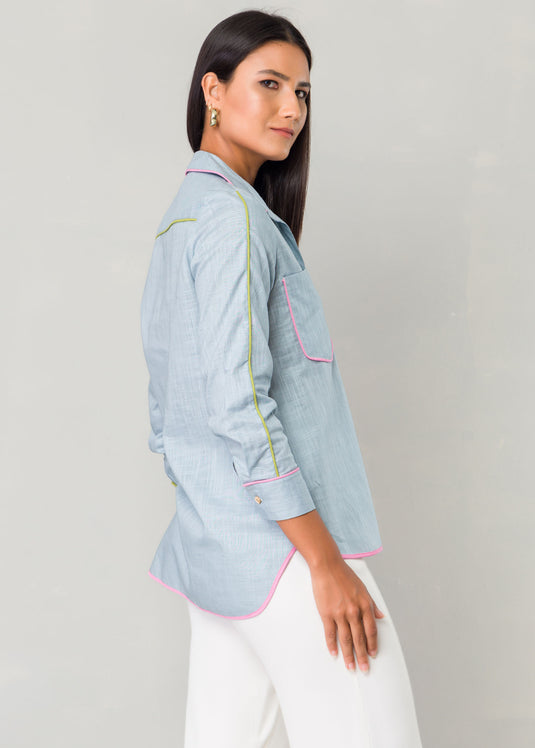 Contrast piping detailed shirt