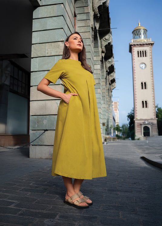 Midi dress with front inverted pleat