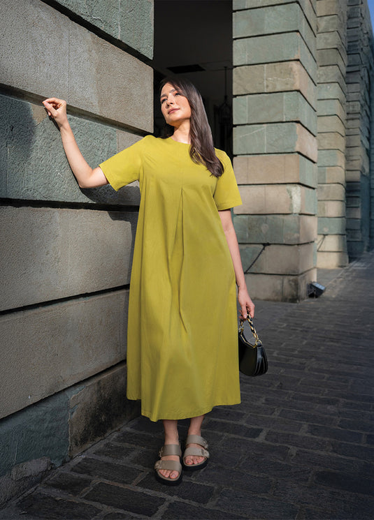 Midi dress with front inverted pleat
