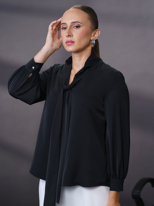 Long sleeve blouse with tie