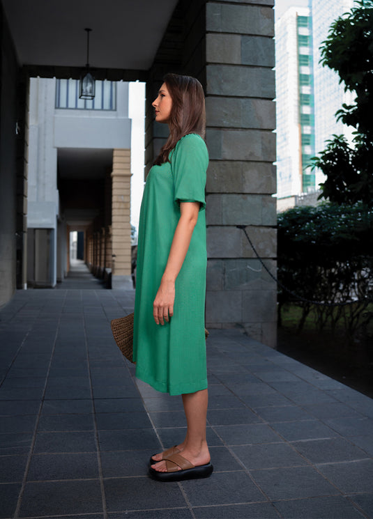 Raglan sleeve dress with puff sleeve