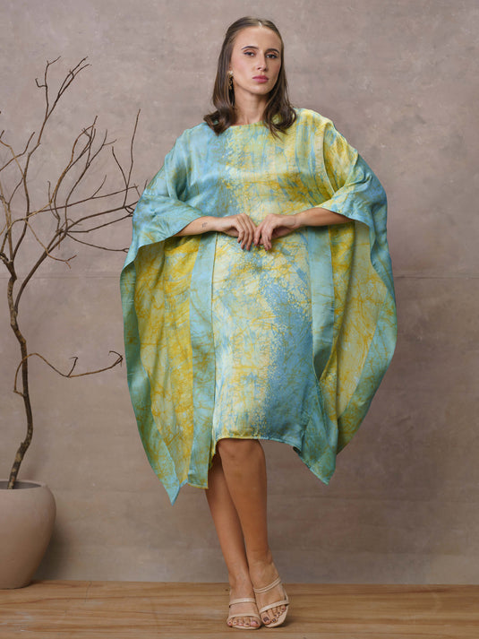 Oversized batwing kafatn dress with sea current batik print