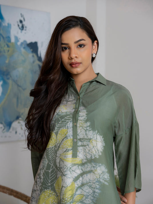 Collar detailed trapeze dress