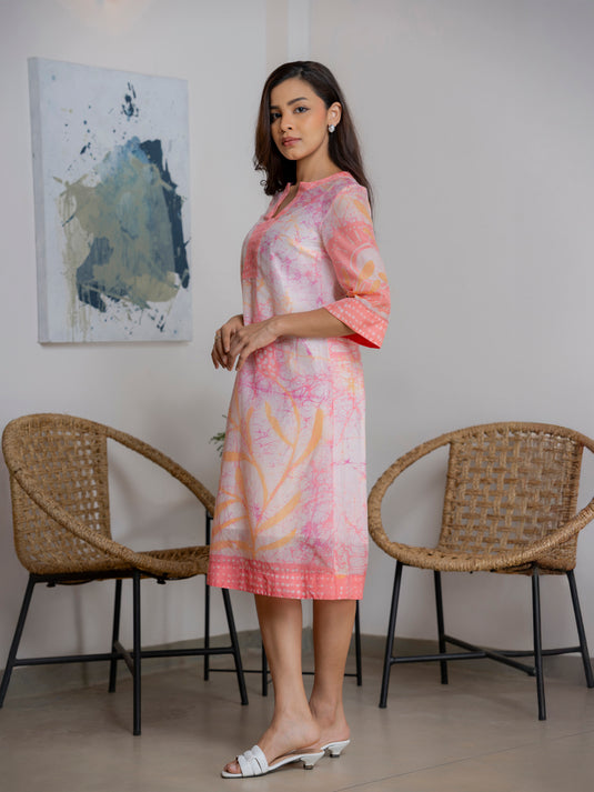 V- neckline dress detailed with borders