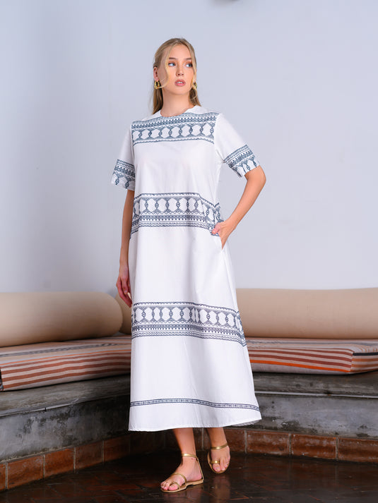 Trapeze midi dress with short sleeves