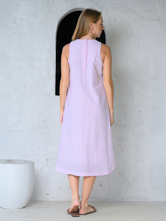 Round neck sleeveless dress with curve hem