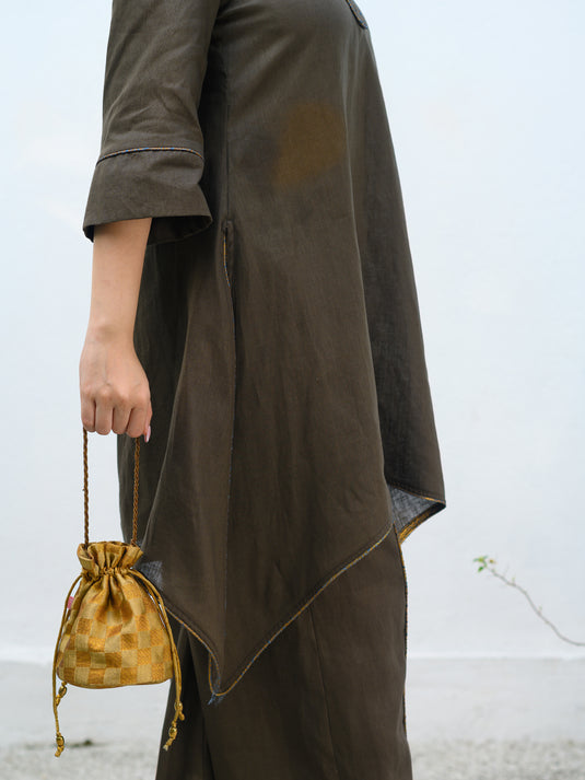 Premium linen kurtha top with contrast piping detail