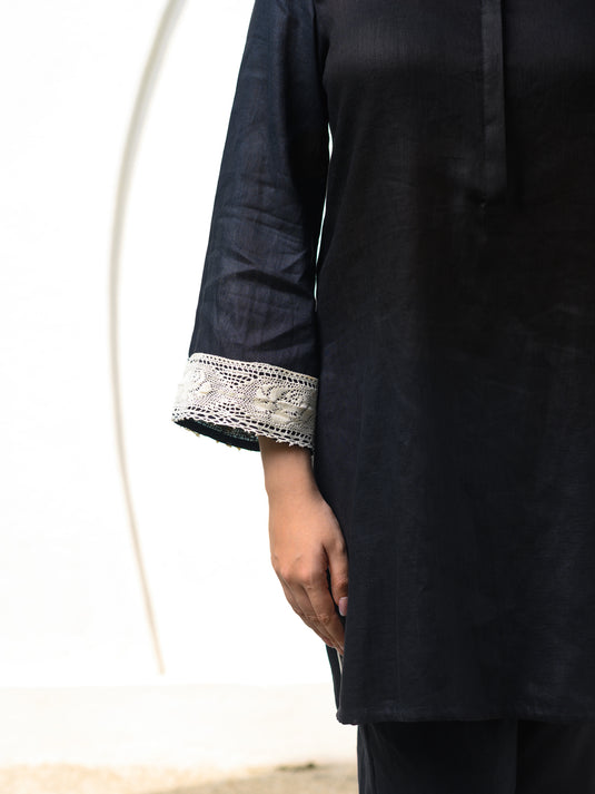 Premium linen kurtha top with contrast piping & crochet lace