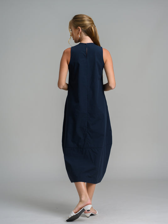 Sleeveless round neck midi dress